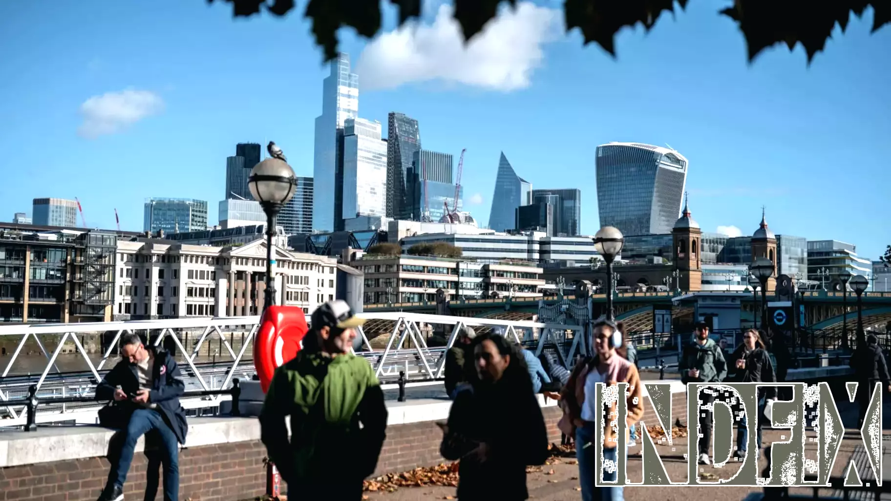 Bank lending to UK businesses falls to lowest level in nearly 30 years
