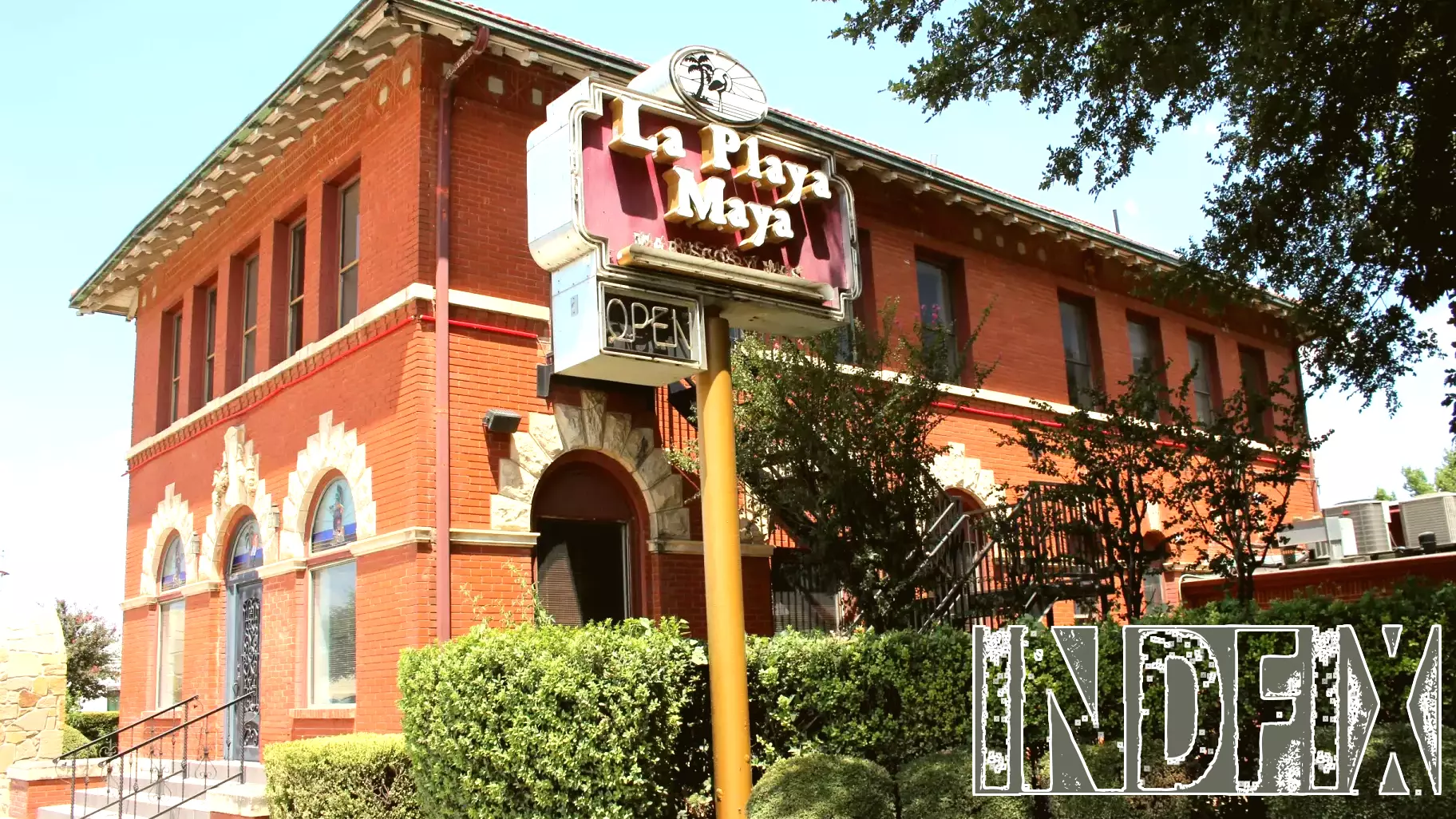 Bob on Business: Panther City BBQ smokin’ Northside, chicken lands in Near Southside