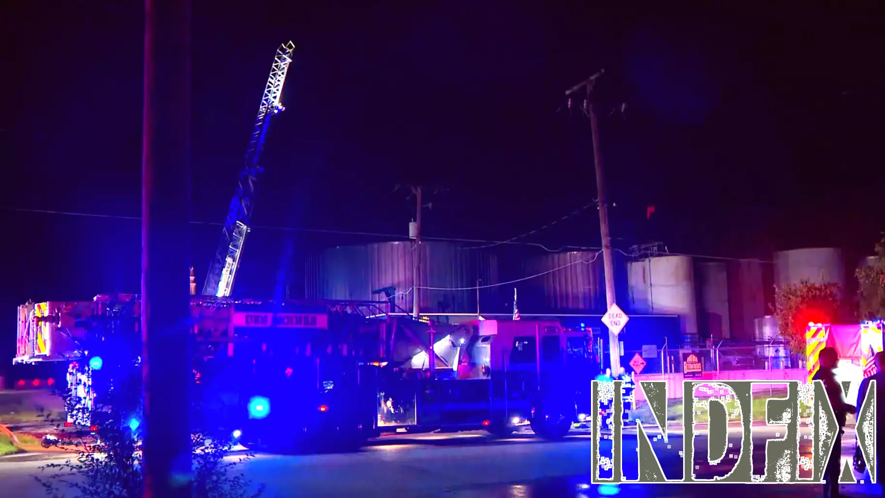 Fire breaks out at Des Moines business; no injuries reported