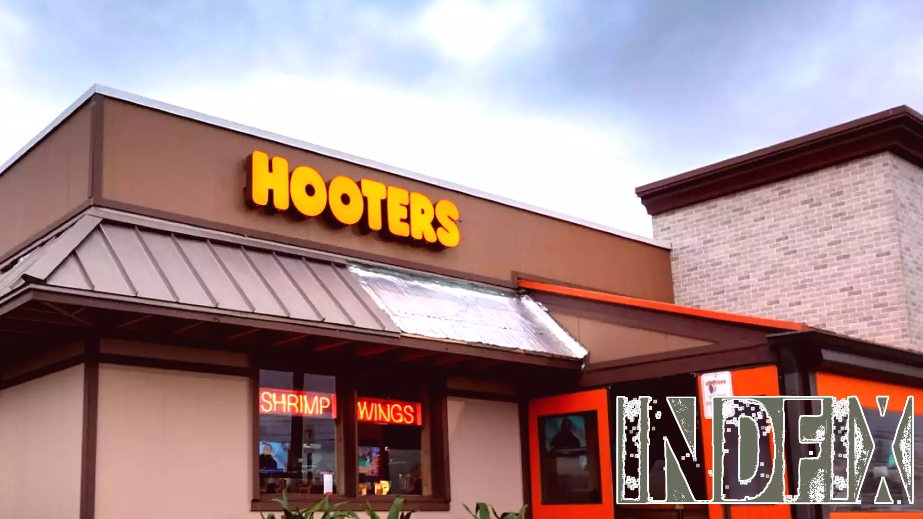 Hooters Inc. Revamps Menu and Staff Uniforms with New Ownership