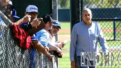 Lon Rosen to take over business operations for the Lakers